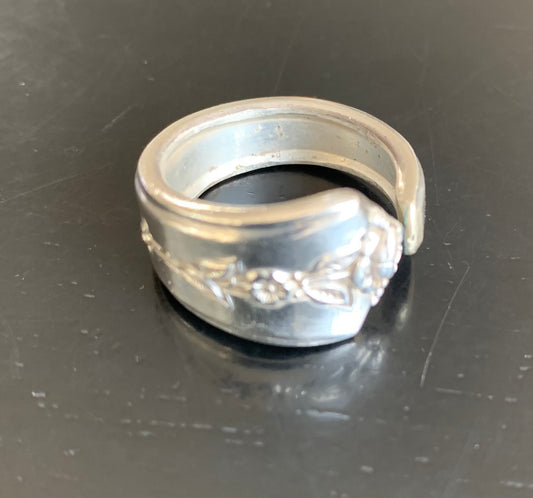 Floral silver ring size 9