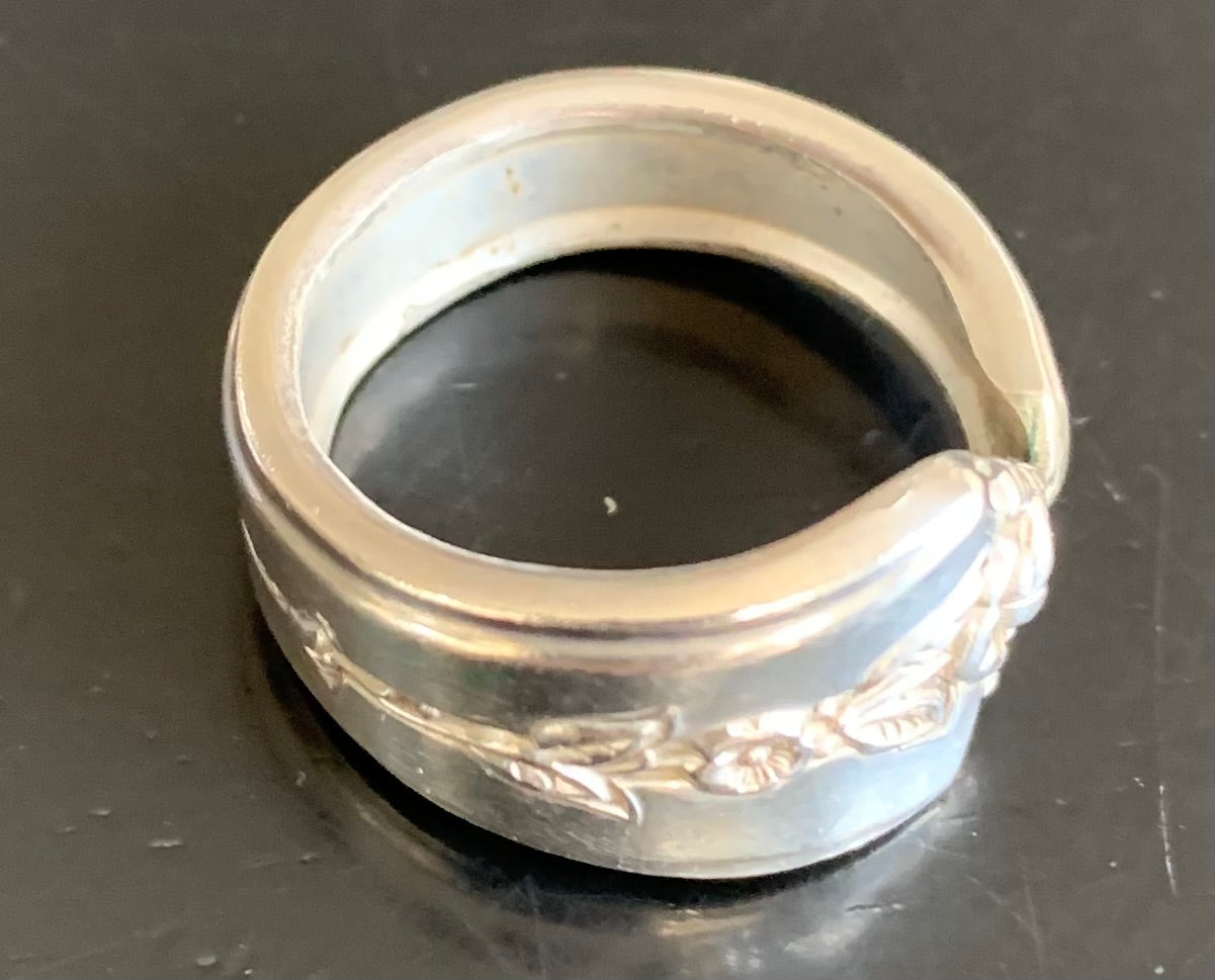 Floral silver ring size 9